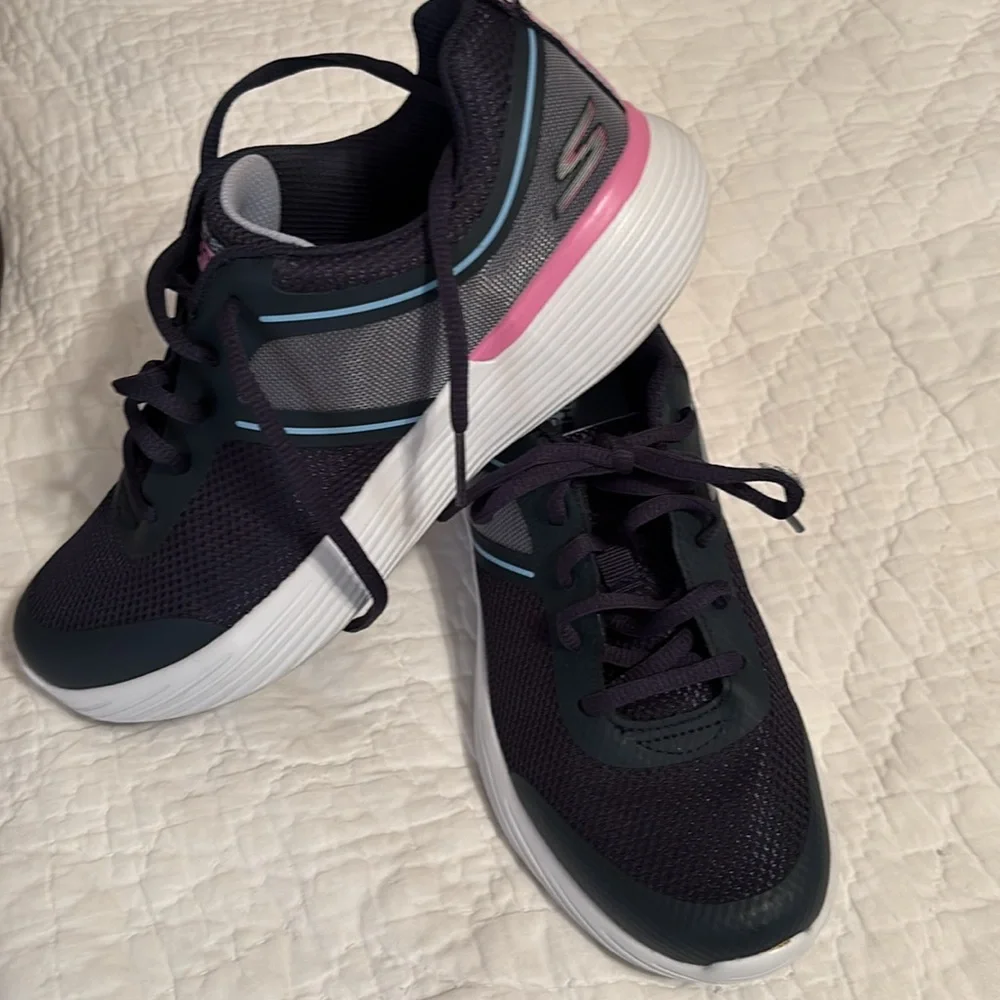Sketcher go run blue and‎ Pink Sneakers